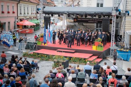 Presenetljiv odziv ob prvem dnevu praznovanja 50. Dnevov narodnih noš in oblačilne dediščine v Kamniku (34)